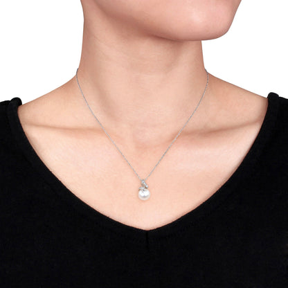 9.5-10Mm South Sea Cultured Pearl and 1/10 Carat T.W. Diamond 14Kt White Gold Drop Pendant, 17
