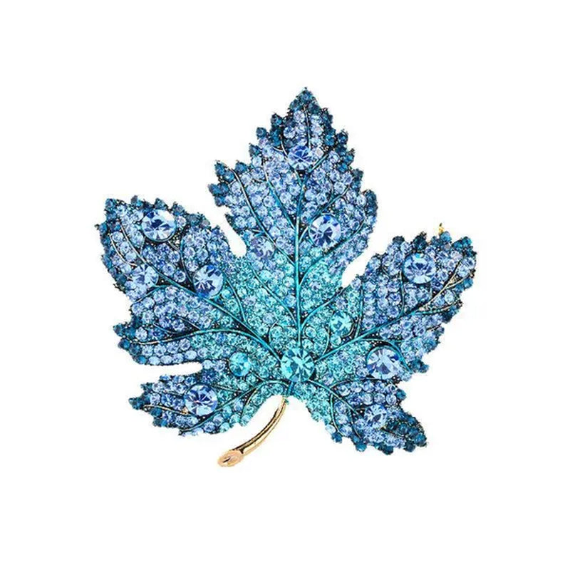 New Fashion Jewelry Full Diamond Maple Leaf Brooch Creative Elegant Windbreaker Pin Suit Coat Sweater Accessories