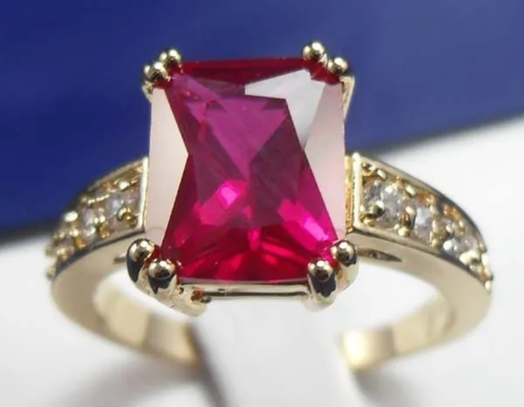 Pretty 3.58Ct Ruby Diamonique Wedding Engagement 14K Yellow Gold Filled Ring Size6-10
