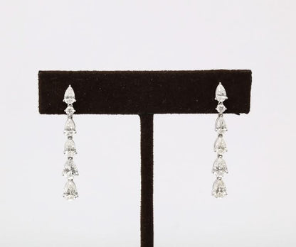 https://a.1stdibscdn.com/pear-shape-dangle-drop-earring-for-sale-picture-5/j_415/j_210150921700065567003/6R1A0128_master.jpg?width=768