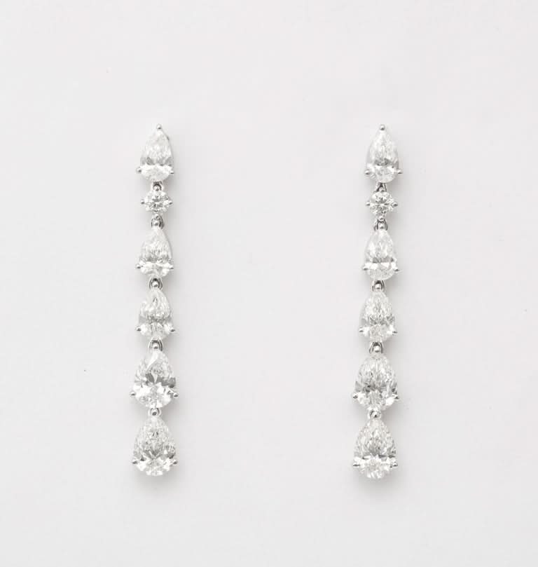 Exquisite 18k White Gold 4.06 Carat Pear Diamond Dangle Earrings