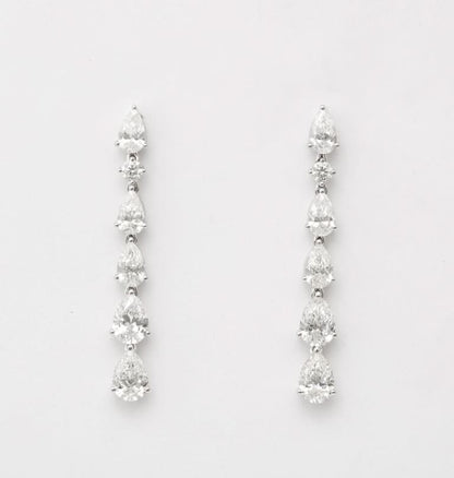 Exquisite 18k White Gold 4.06 Carat Pear Diamond Dangle Earrings