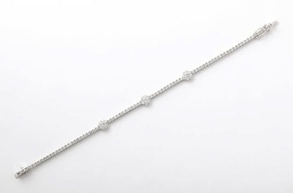 https://a.1stdibscdn.com/flower-diamond-tennis-bracelet-for-sale-picture-5/j_415/j_216140721705596565314/6R1A0164_master.jpg?width=768