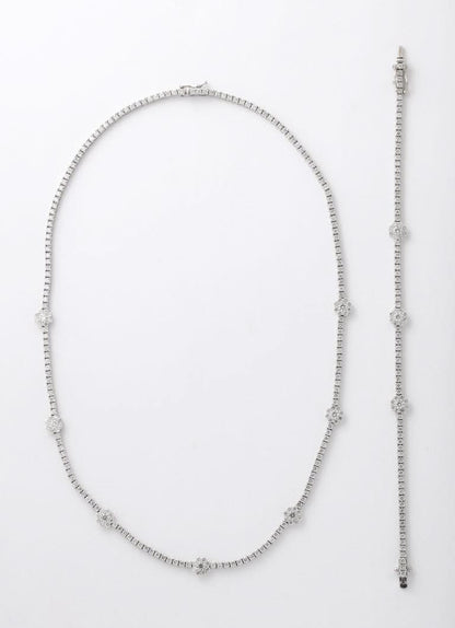 https://a.1stdibscdn.com/flower-diamond-tennis-necklace-for-sale-picture-4/j_415/j_216141721705596939551/6R1A0180_master.jpg?width=768