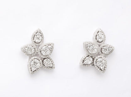https://a.1stdibscdn.com/diamond-cluster-earrings-for-sale-picture-5/j_415/j_140275121637953079559/6R1A1270_master.jpg?width=768