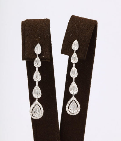 https://a.1stdibscdn.com/diamond-drop-earrings-for-sale-picture-5/j_415/j_140276021637953977541/6R1A1336_master.jpg?width=768