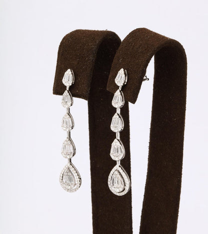 Exquisite 1.44ct Diamond 18k White Gold Dangle Drop Earrings