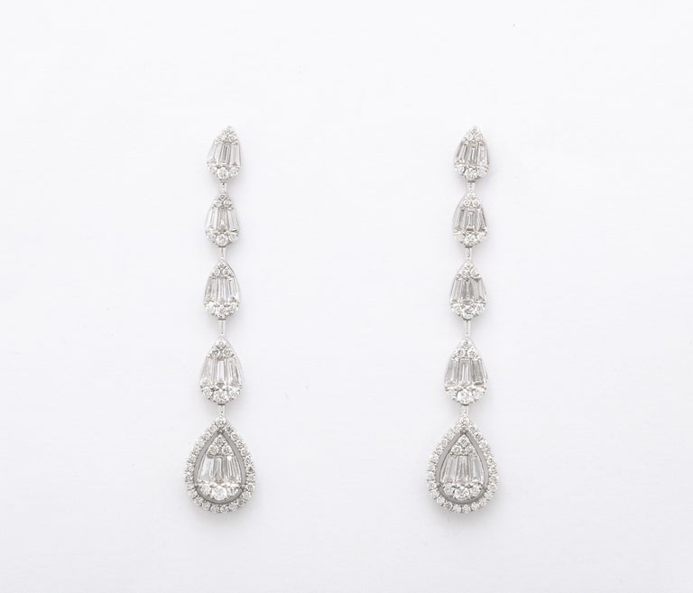 Exquisite 1.44ct Diamond 18k White Gold Dangle Drop Earrings