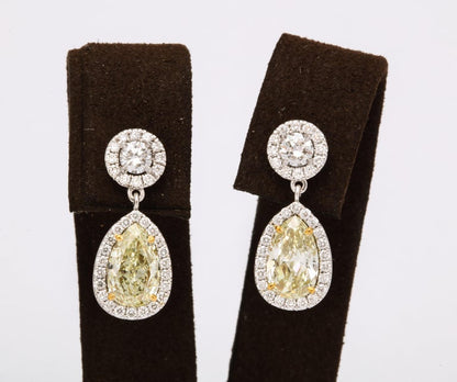Stunning 18k Gold Pear Cut Yellow Diamond Dangle Drop Earrings