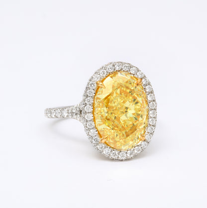 https://a.1stdibscdn.com/gia-certified-6-carat-oval-fancy-yellow-diamond-ring-for-sale-picture-5/j_415/j_129688521628091733605/6R1A2497_master.jpg