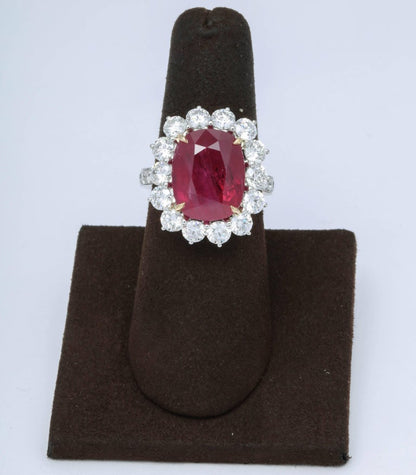 https://a.1stdibscdn.com/10-carat-ruby-and-diamond-cocktail-ring-for-sale-picture-5/0/j_41520731523637135980/6R1A2634_master.jpg?width=768