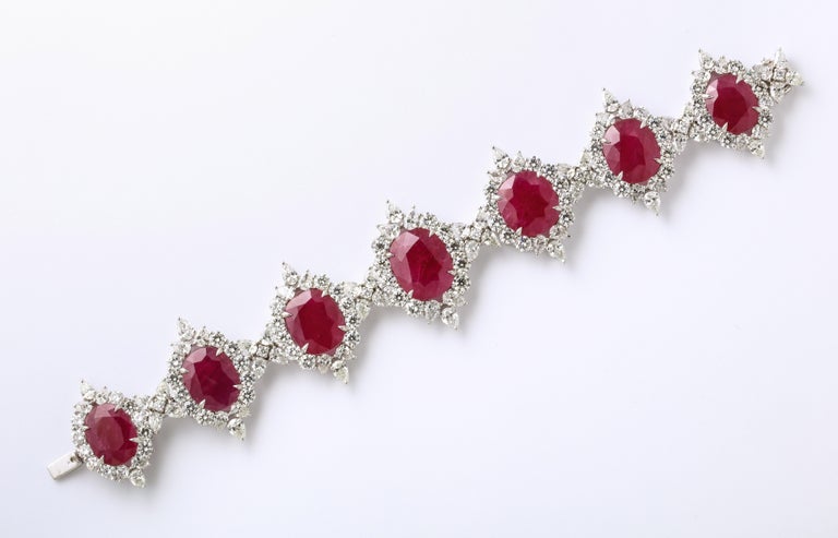 https://a.1stdibscdn.com/ruby-and-diamond-bracelet-for-sale-picture-5/j_415/j_140692421638384479121/6R1A2647_master.jpg?width=768