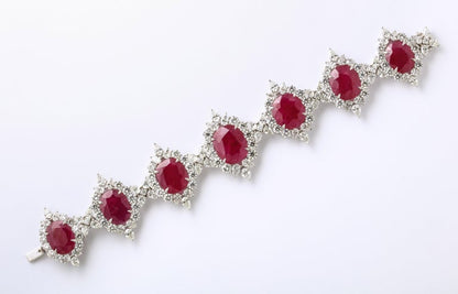 https://a.1stdibscdn.com/ruby-and-diamond-bracelet-for-sale-picture-5/j_415/j_140692421638384479121/6R1A2647_master.jpg?width=768