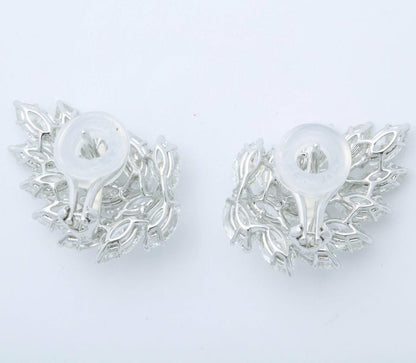 https://a.1stdibscdn.com/diamond-cluster-earrings-for-sale-picture-5/archivesE/upload/0/j_41520831523637148734/6R1A2650_master.jpg?width=768