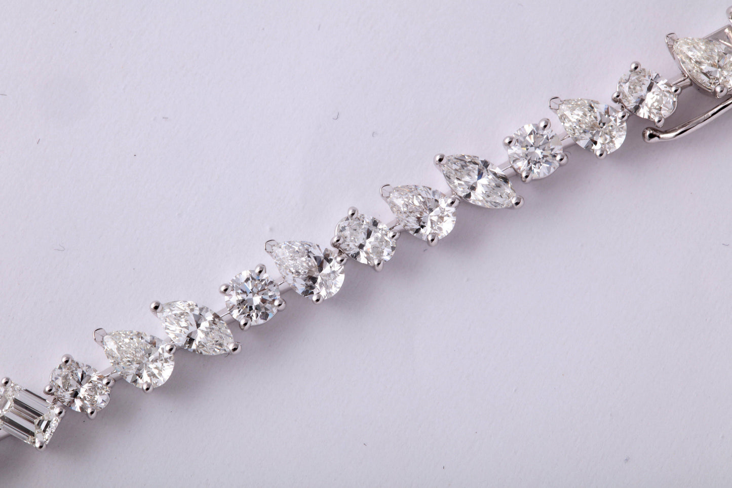 Exquisite 10.07 Carat Multi Shape Diamond Tennis Bracelet 18k Gold