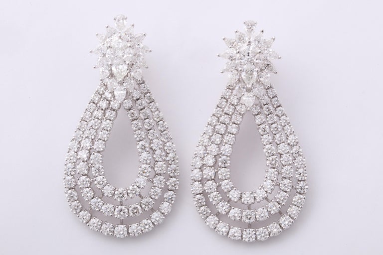 Elegant 15.60 Carat Diamond 18k White Gold Teardrop Dangle Earrings