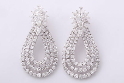 Elegant 15.60 Carat Diamond 18k White Gold Teardrop Dangle Earrings