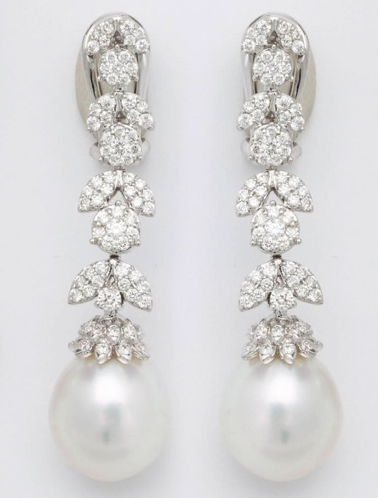 Elegant 18k White Gold Pearl and Round Brilliant Diamond Drop Earrings