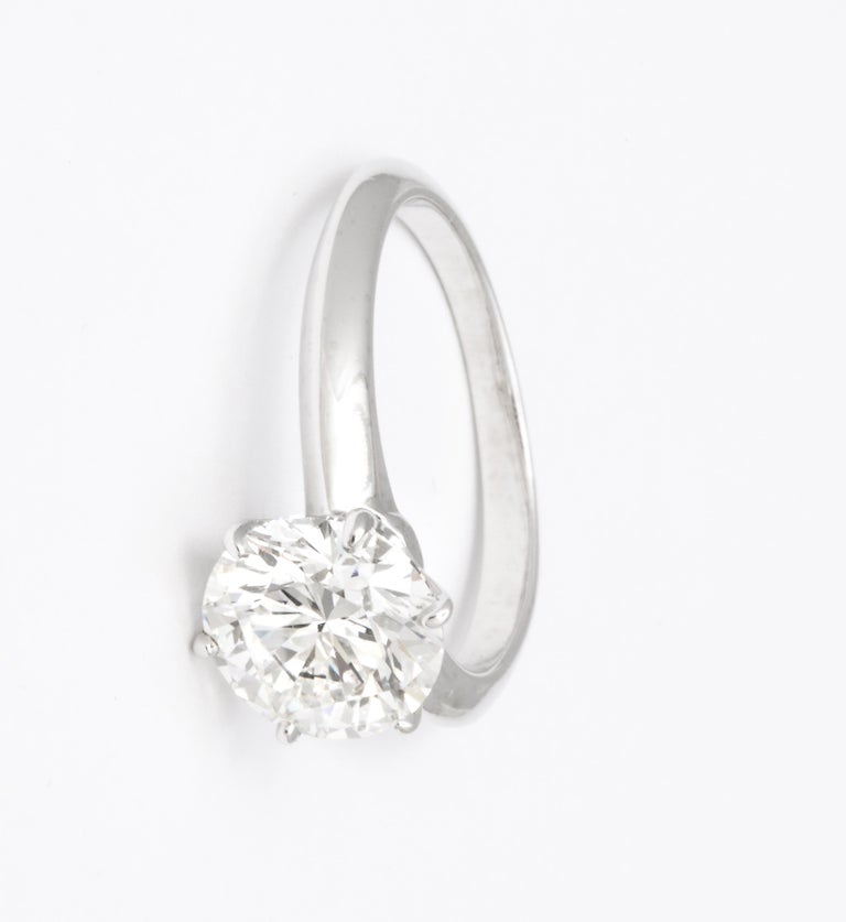 https://a.1stdibscdn.com/tiffany-co-solitaire-engagement-ring-for-sale-picture-2/j_415/1618238600170/6R1A4822_master.jpg?width=768