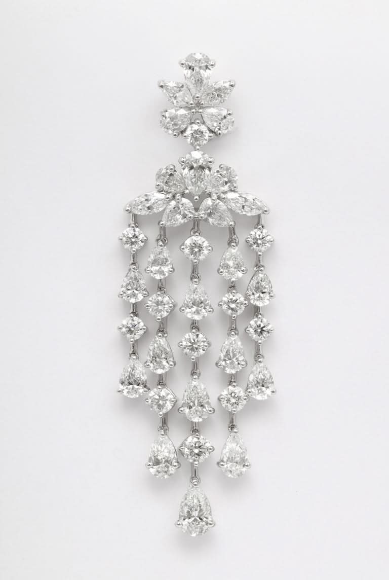 Exquisite 25.42 Carat Diamond Chandelier Dangle Earrings in Platinum