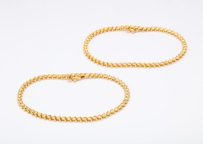 https://a.1stdibscdn.com/yellow-diamond-bracelets-for-sale-picture-3/j_415/j_168334521661871136958/6R1A5110_master.jpg?width=768