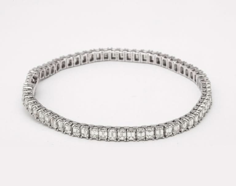 Exquisite 10.15 Carat Emerald Cut Diamond 14k White Gold Tennis Bracelet