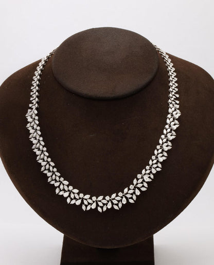 https://a.1stdibscdn.com/diamond-necklace-for-sale-picture-5/j_415/j_180729421672327269017/6R1A5382_master.jpg?width=768