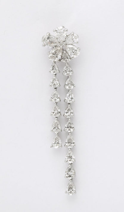 https://a.1stdibscdn.com/diamond-flower-drop-earring-for-sale-picture-3/j_415/j_175216221667919302457/6R1A5625_master.jpg?width=768