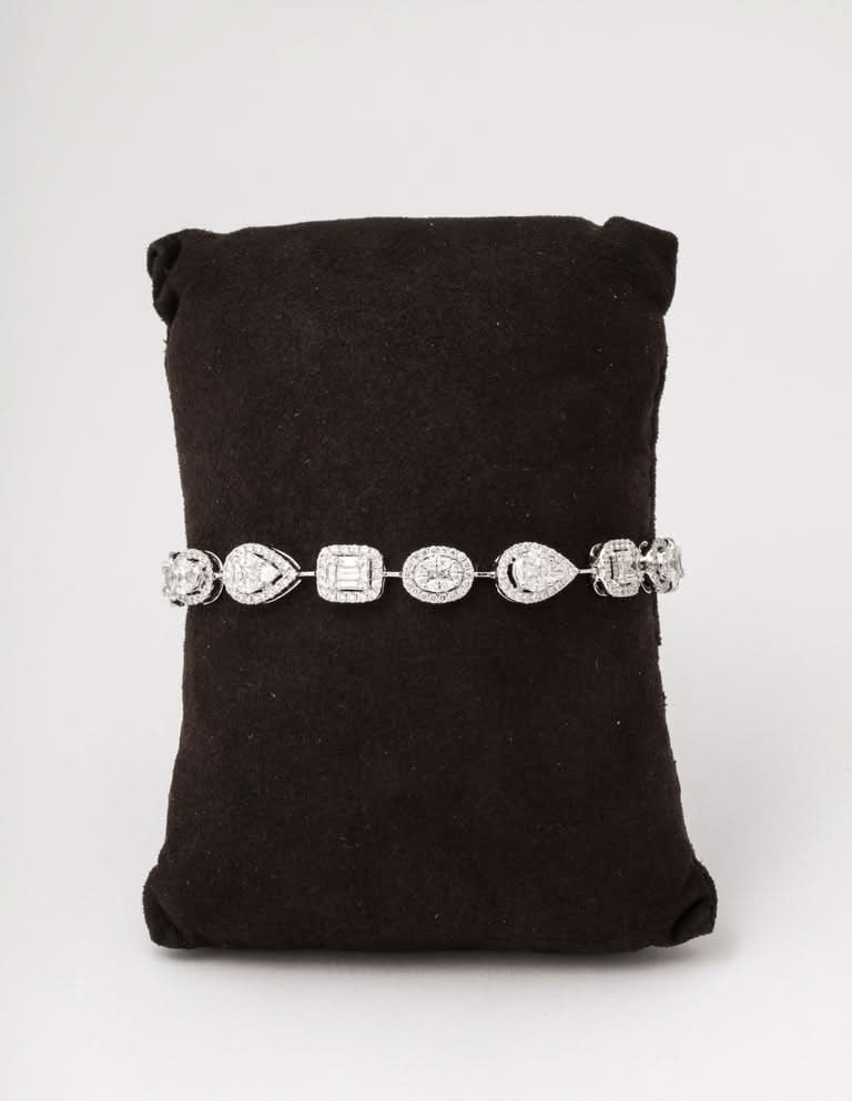 https://a.1stdibscdn.com/multi-shape-diamond-bracelet-for-sale-picture-4/j_415/j_192178321683552841801/6R1A5657_master.jpg?width=768