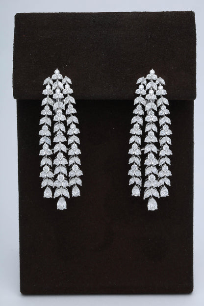 https://a.1stdibscdn.com/diamond-dangle-earrings-for-sale-picture-5/0/j_48414031535730222540/6R1A6062_master.jpg