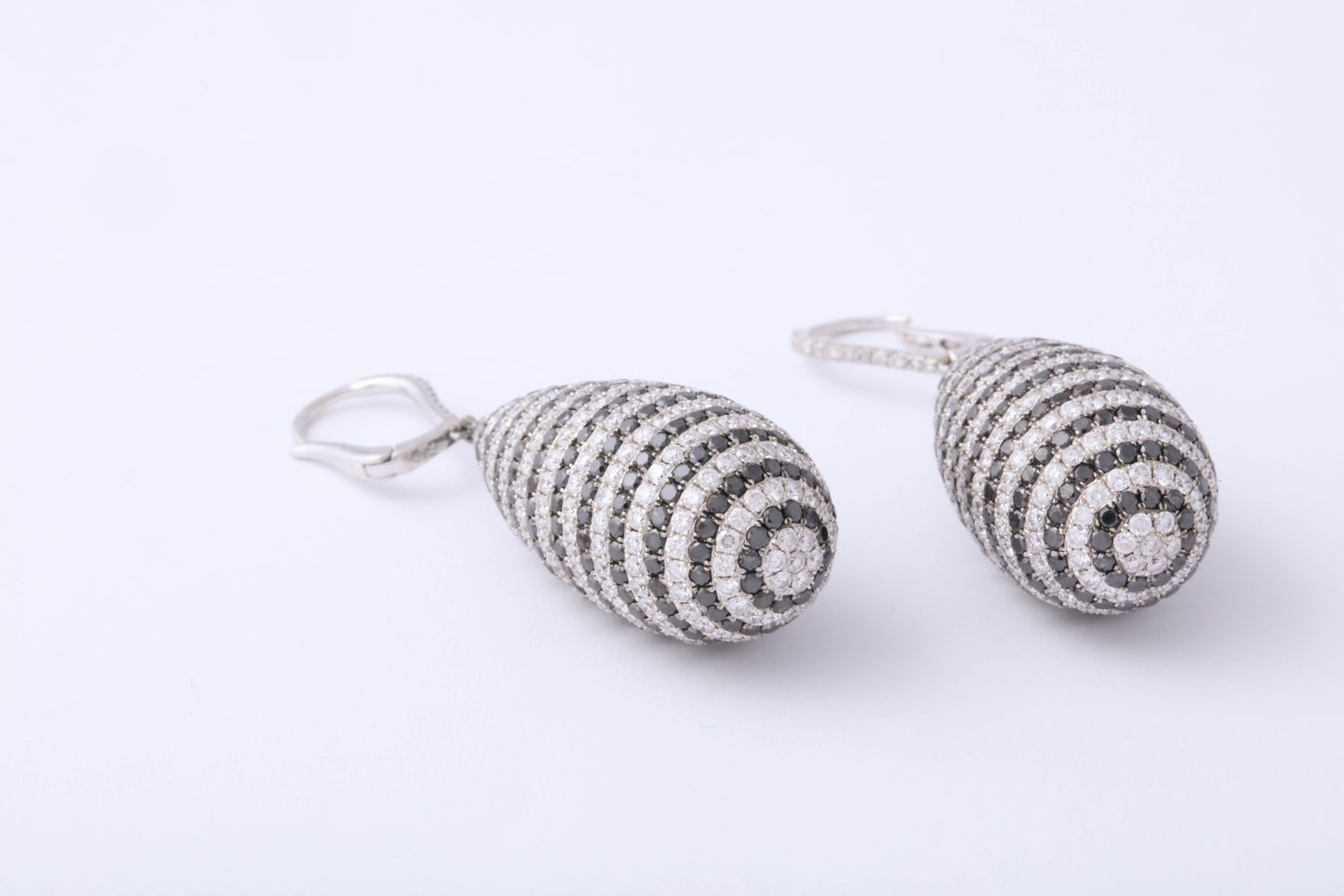 Luxurious 18k White Gold Black and White Diamond Dangle Earrings