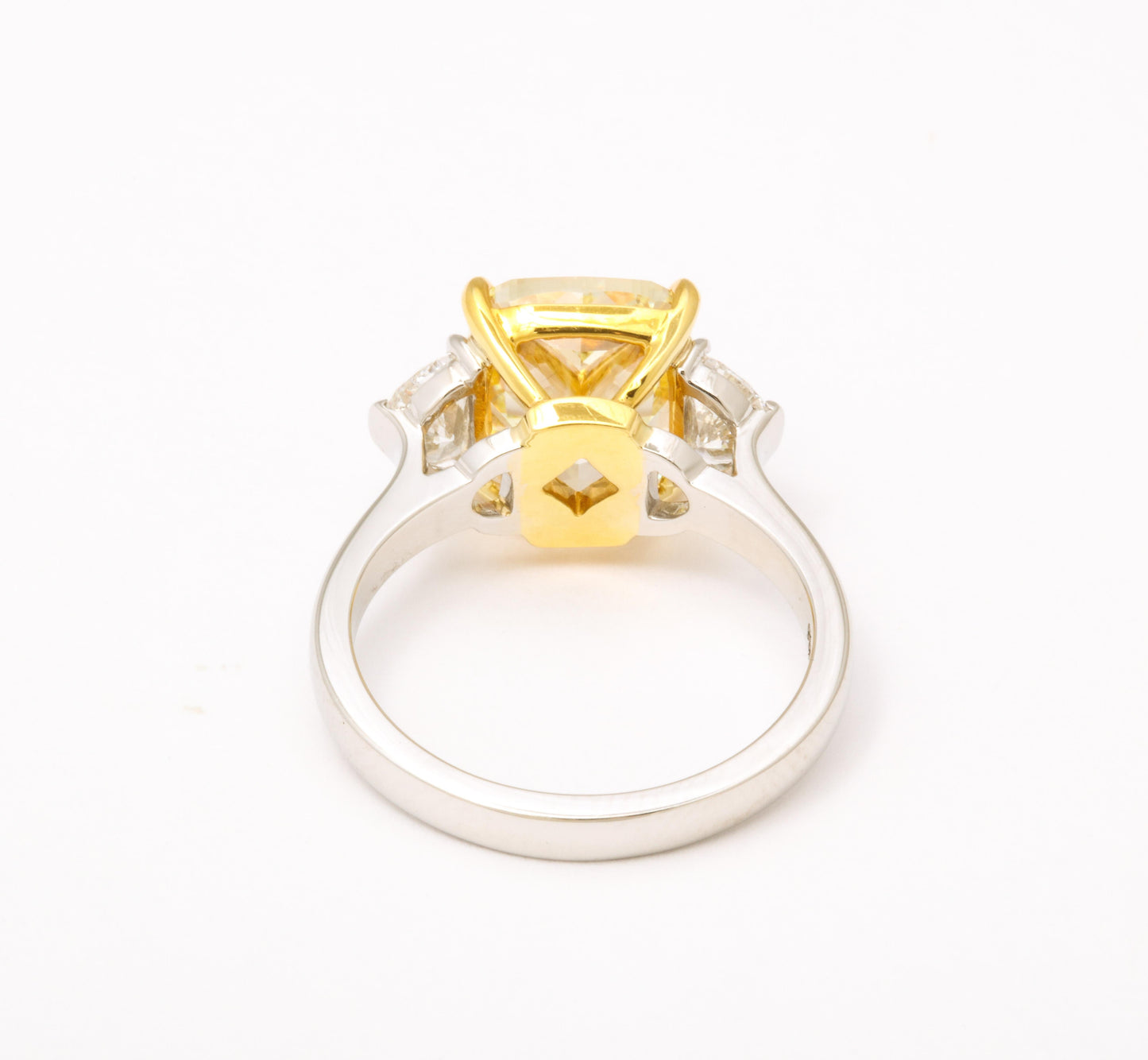 https://a.1stdibscdn.com/5-carat-yellow-diamond-ring-for-sale-picture-9/j_415/j_154958521650391214999/6R1A6666_master.jpg