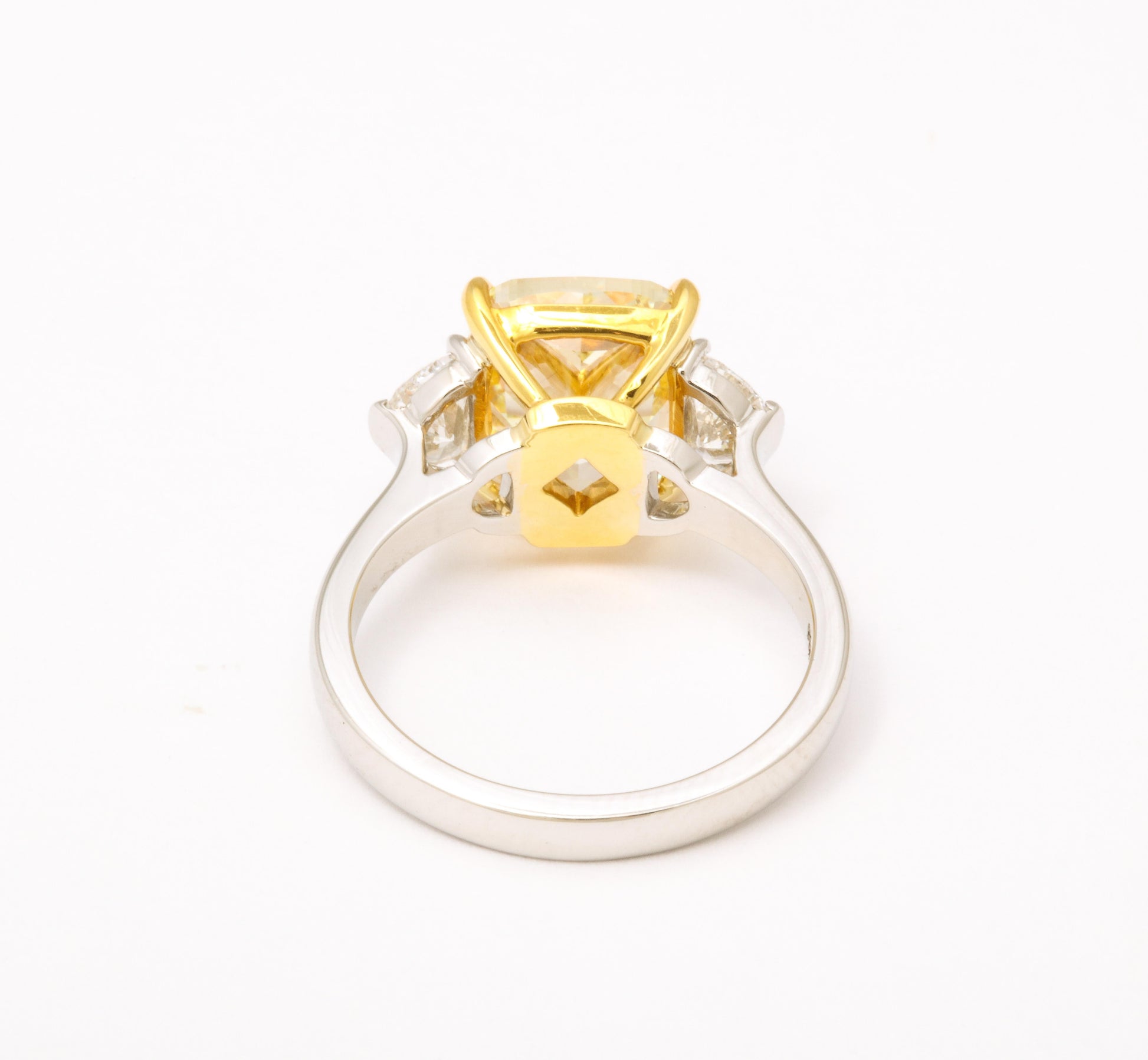 https://a.1stdibscdn.com/5-carat-yellow-diamond-ring-for-sale-picture-9/j_415/j_154958521650391214999/6R1A6666_master.jpg