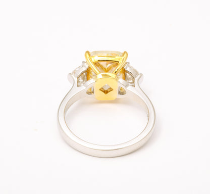 https://a.1stdibscdn.com/5-carat-yellow-diamond-ring-for-sale-picture-9/j_415/j_154958521650391214999/6R1A6666_master.jpg