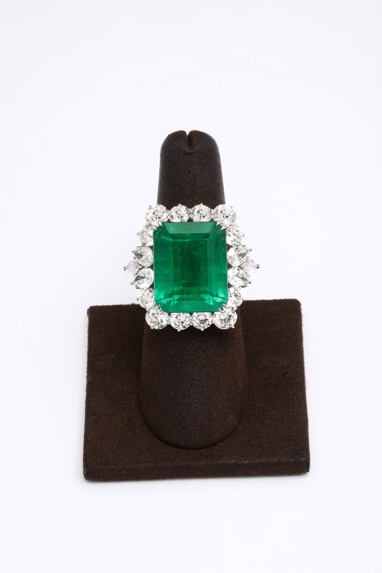 https://a.1stdibscdn.com/emerald-and-diamond-cocktail-ring-for-sale-picture-5/j_415/1612454599188/6R1A6795_master.jpg?width=768