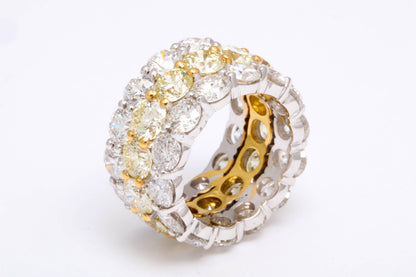 https://a.1stdibscdn.com/yellow-and-white-diamond-wide-band-for-sale-picture-5/1722654/j_54006121546976590593/6R1A6920_org_master.jpg
