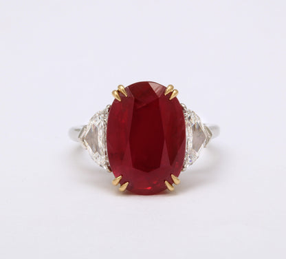 Exquisite 7.63 Carat Thai Ruby and Diamond Platinum Engagement Ring