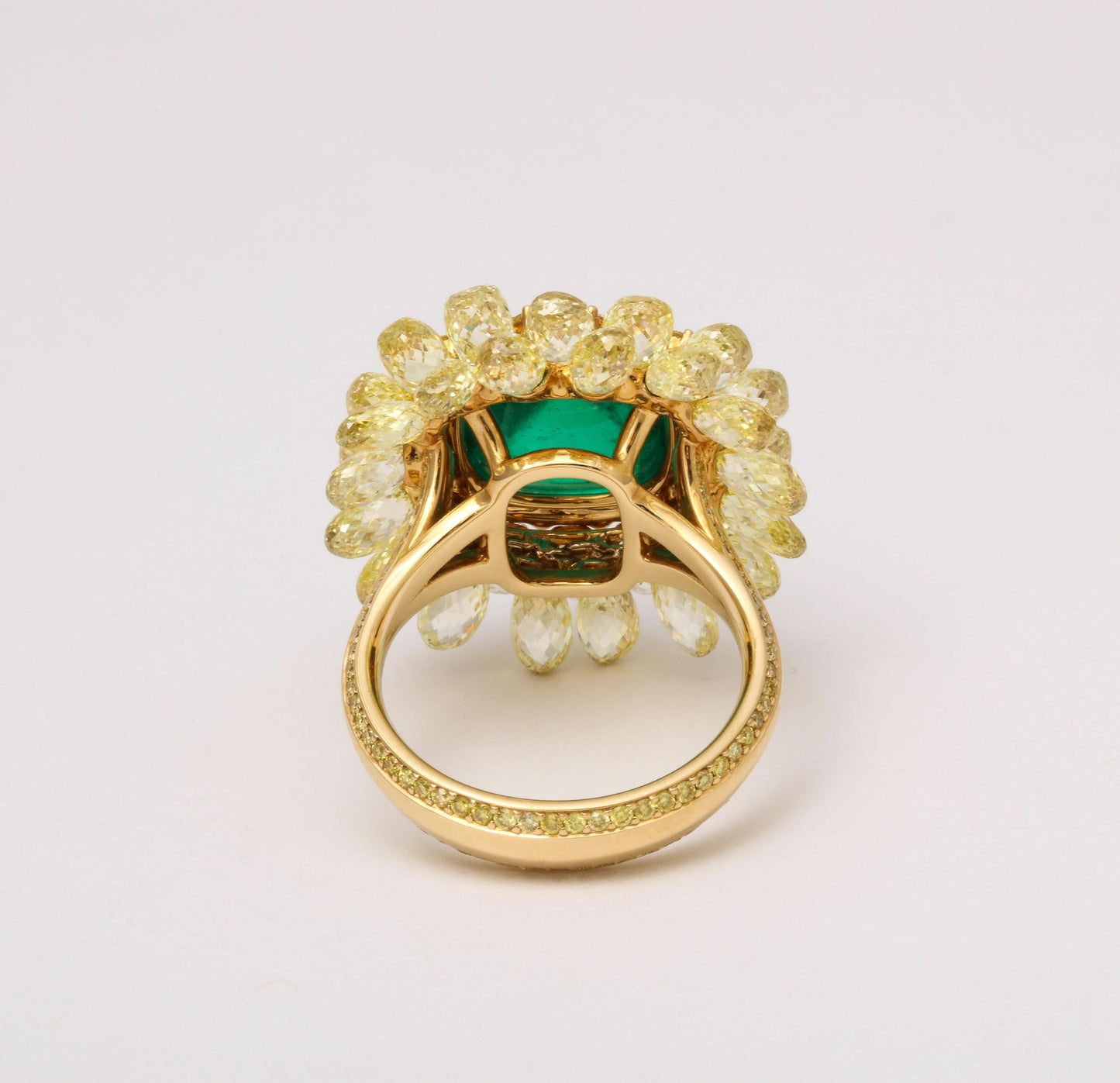 5.59ct Sugarloaf Colombian Emerald and Yellow Diamond Gold Ring