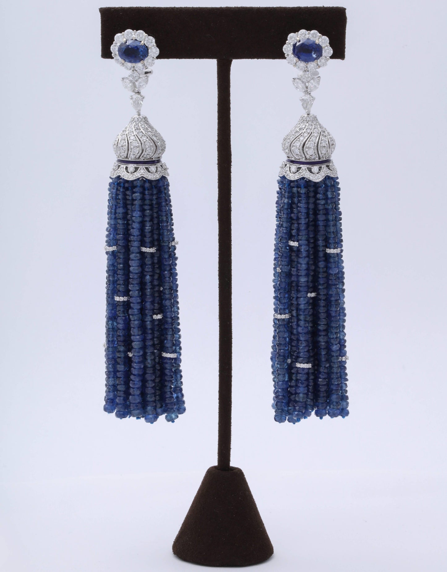 https://a.1stdibscdn.com/sapphire-and-diamond-tassel-earrings-for-sale-picture-5/0/j_45217131530288203069/6R1A9164_master.jpg