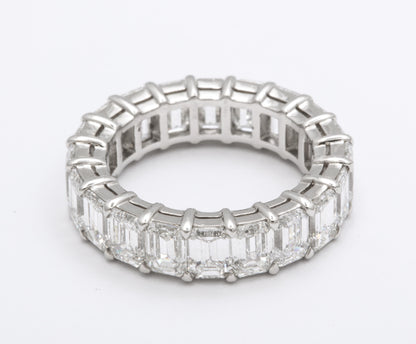 https://a.1stdibscdn.com/emerald-cut-diamond-eternity-band-for-sale-picture-6/j_415/j_103217621599662426499/6R1A9354_master.jpg
