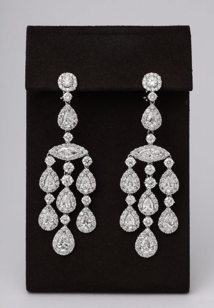 https://a.1stdibscdn.com/diamond-chandelier-earrings-for-sale-picture-5/j_415/1599662271227/6R1A9805_master.jpg?width=768