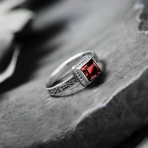 Vintage 925 Sterling Silver Cube Blood Red Rubine Gemstone Diamond Rings