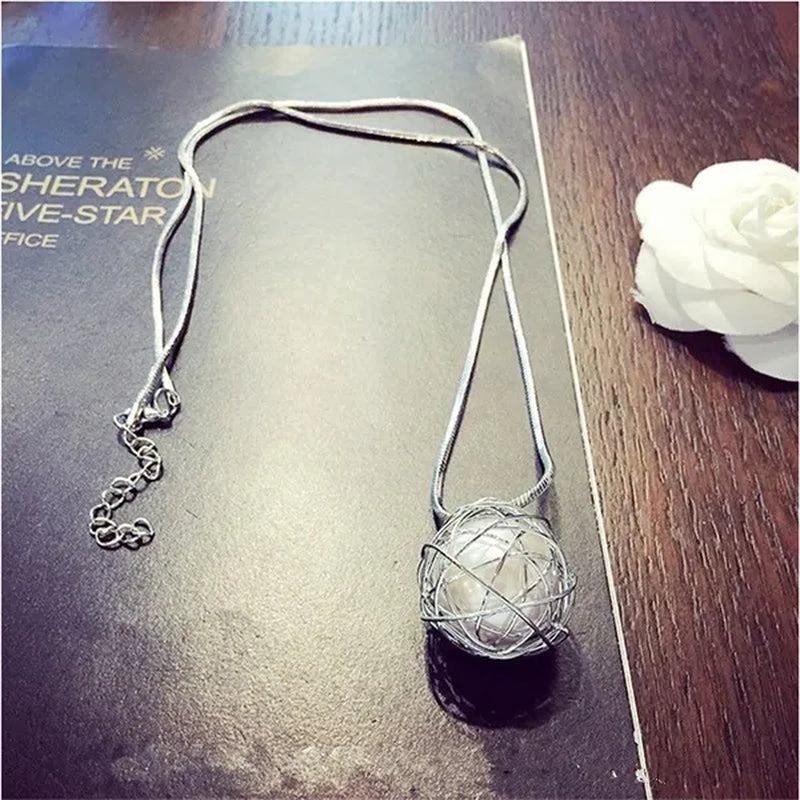 Hot Trendy Elegant Personality Unique Metal Surrounds the Pearl Long Chain Necklace for Women Fashion Romantic Wedding Bridal Necklace Pendant Fine Jewelry