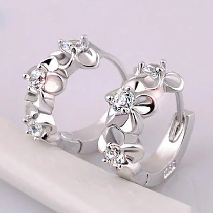 1 Pair Simple Cute Crystal Diamond Moissanite Flower Hoop Huggie Earrings for Women Girl Engagement Ear Studs Jewelry