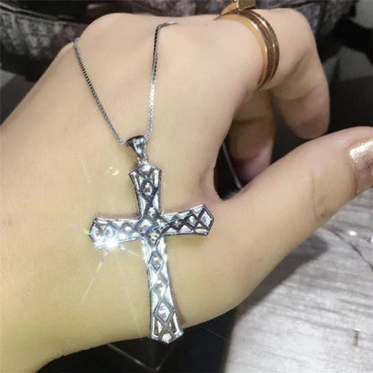 Religious Cross Shaped Pendant Necklace Paved Moissanite Charm Necklace for Men and Women Simple Fashion Jewelry Unisex Clavicle Necklace Party Christmas Gifts