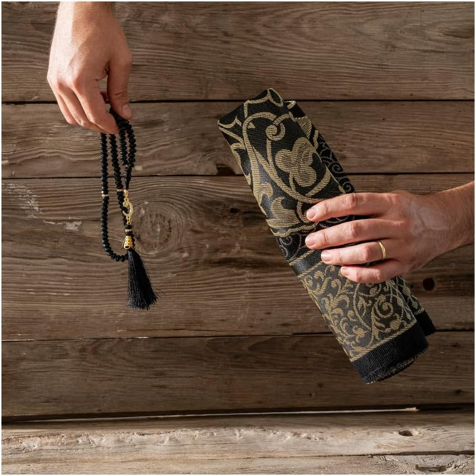 Muslim Prayer Rug with Tasbih - Prayer Mat - Islamic Gifts Set - Prayer Matt Islam - Travel Prayer Mat - Islamıc Prayer Rug - Portable Prayer Mat - Muslim Gifts for Women Men (Black)