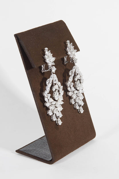 Stunning 22 Carat Pear Shaped Diamond Drop Earrings White Gold