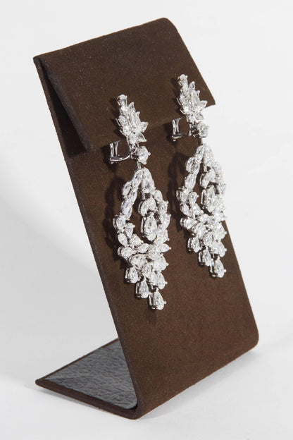 https://a.1stdibscdn.com/diamond-drop-earrings-for-sale-picture-5/j_415/j_166265021659716219182/781A6897_master.jpg