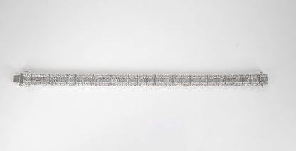 Stunning 18k White Gold 15.79ct Baguette and Round Diamond Bracelet