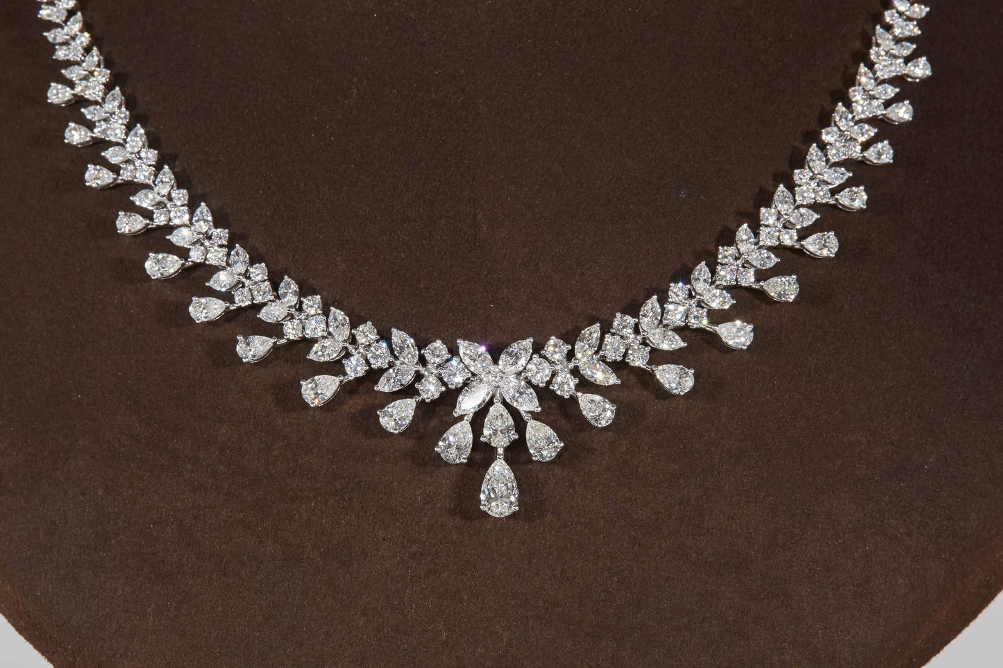 Diamond Scene 18k White Gold 18.20ct Diamond Choker Necklace